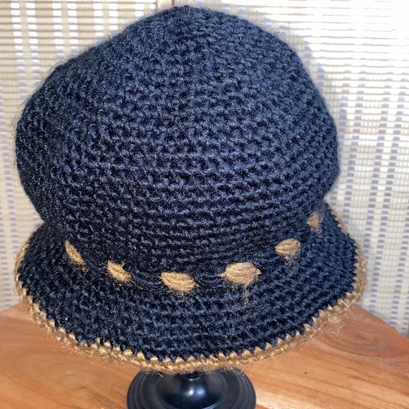 Fashionable Black Crochet Flower Warm Knit Beanie🔷FINAL SALE $8🔷 - Picture 4 of 5